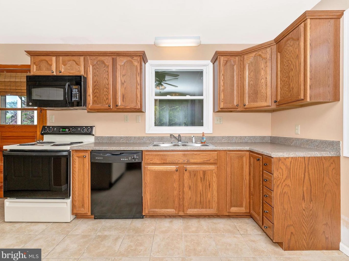 524 Brooke St, Charles Town WV  25414-1106 exterior