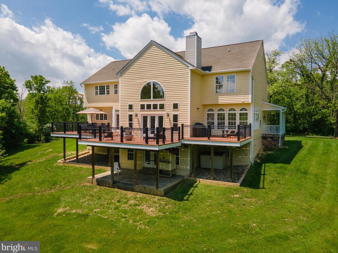 96 Harmony Ln, Harpers Ferry, WV 25425