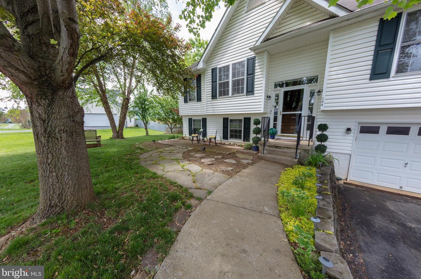 104 Rex Dr, Ranson WV  25438-4840 exterior