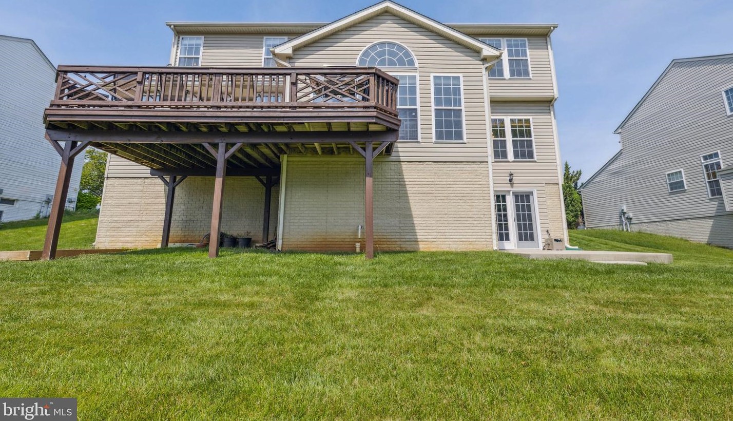 1348 Foal St, Ranson WV  25438-5716 exterior