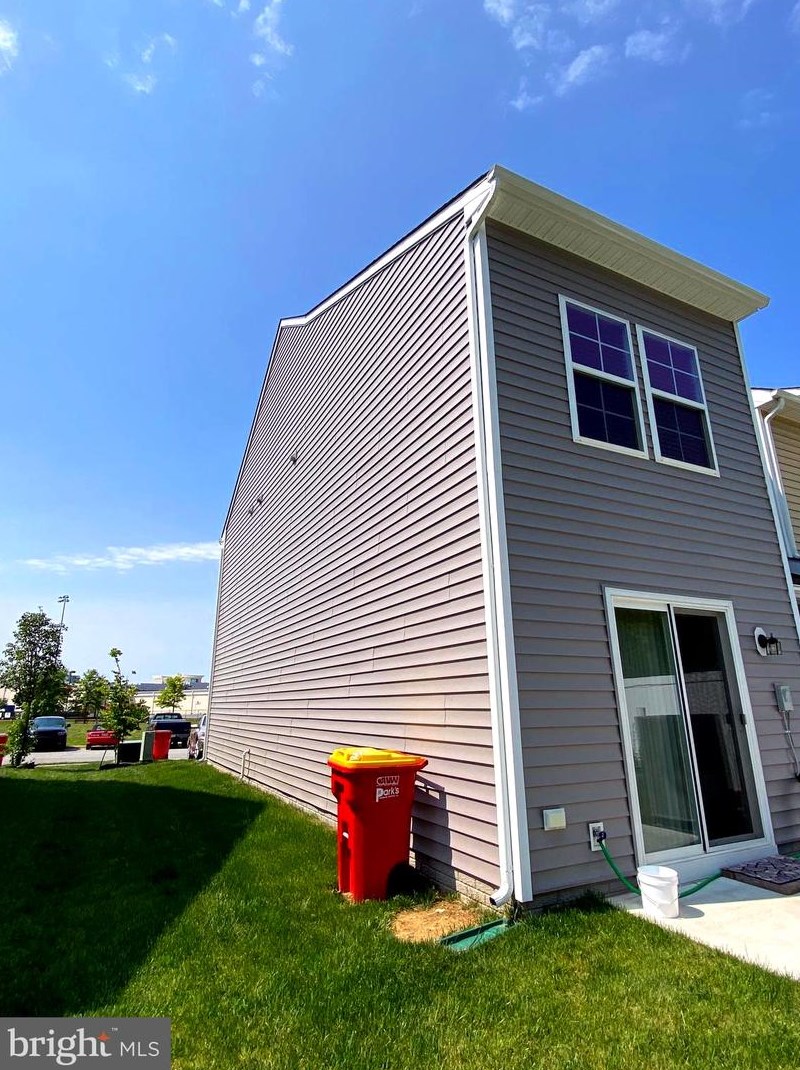 646 Thumper Dr, Ranson WV  25438-4890 exterior