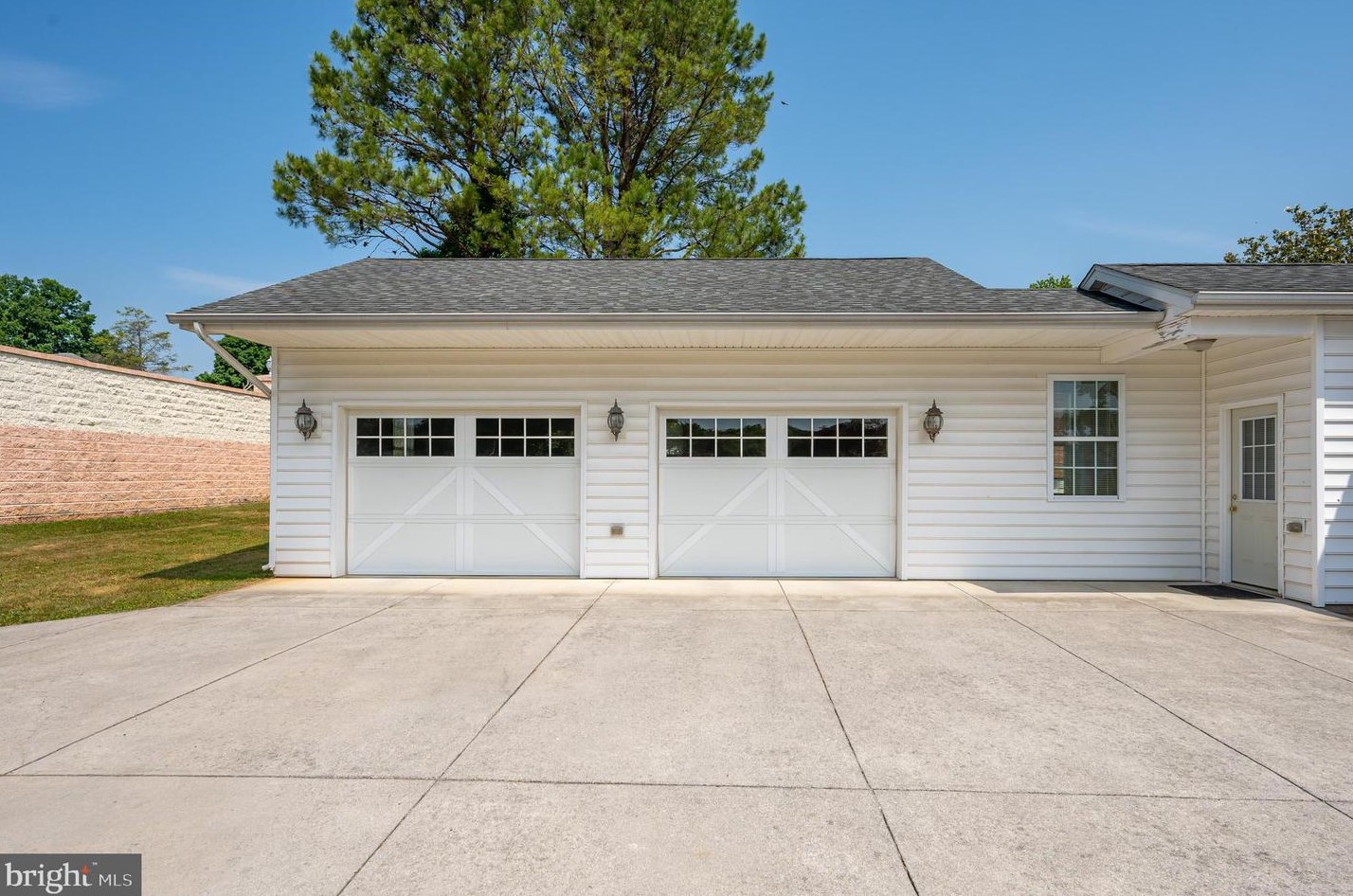 616 Seminary St, Charles Town WV  25414-1447 exterior