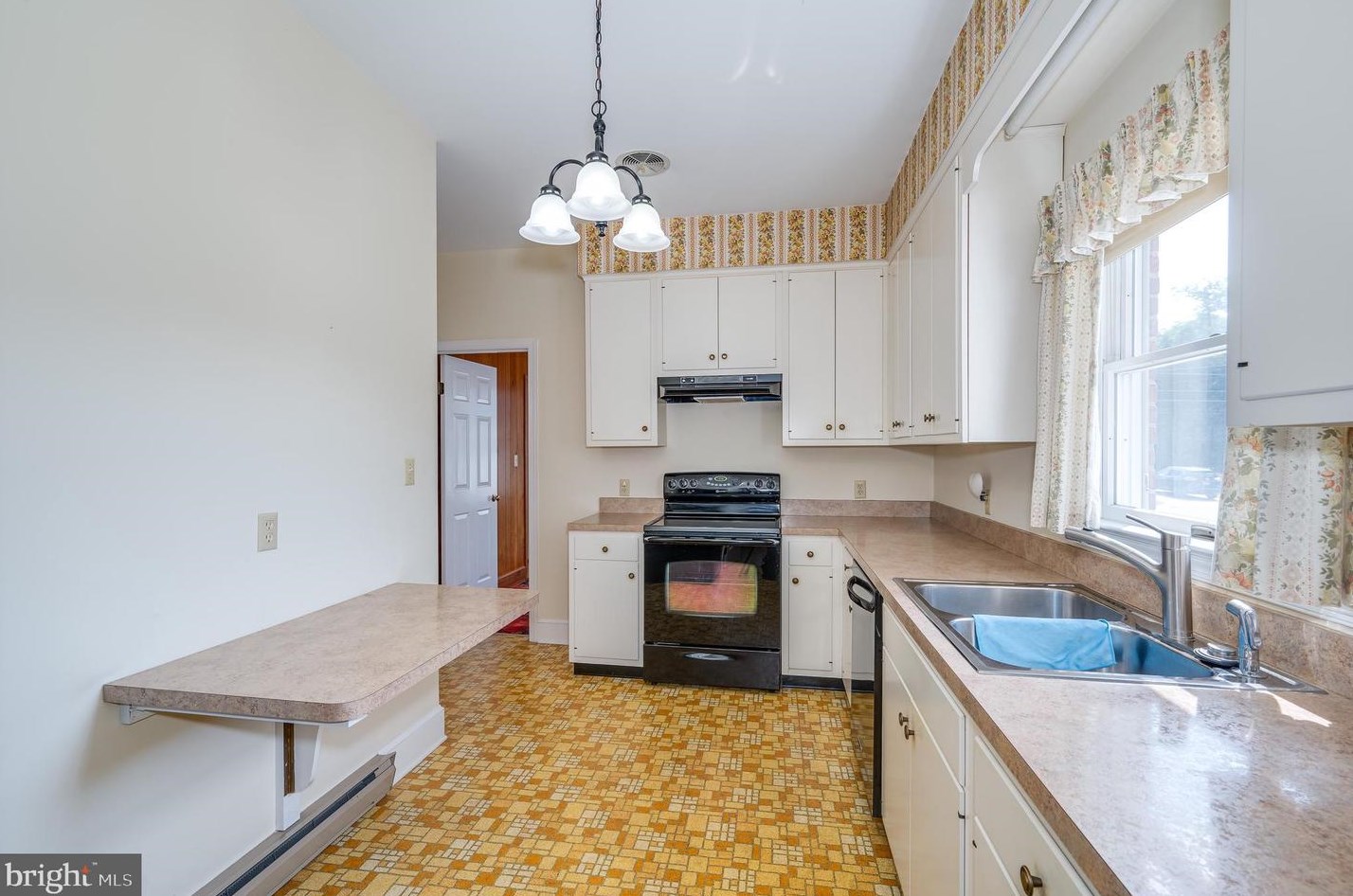 616 Seminary St, Charles Town WV  25414-1447 exterior