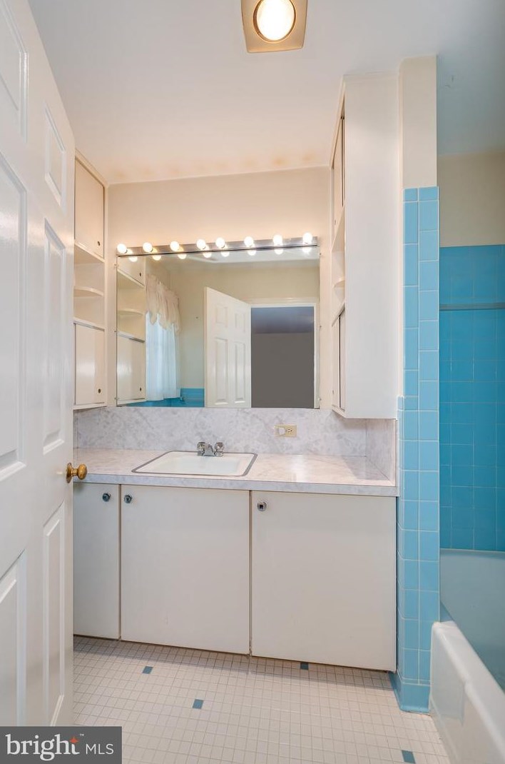 616 Seminary St, Charles Town WV  25414-1447 exterior