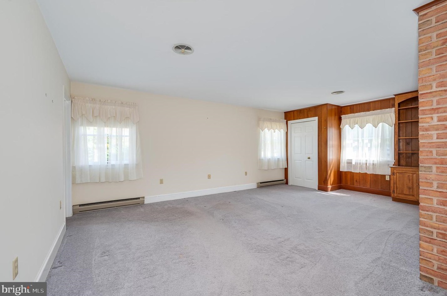 616 Seminary St, Charles Town WV  25414-1447 exterior