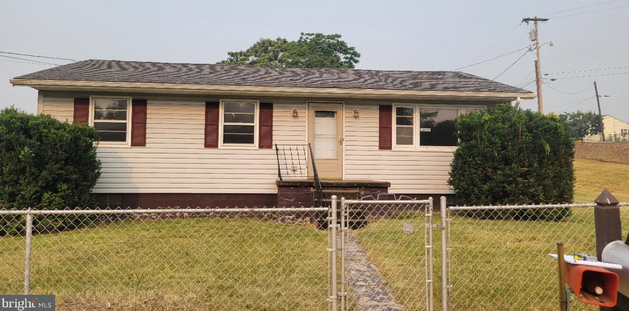304 Reymann St, Ranson WV  25438-1453 exterior