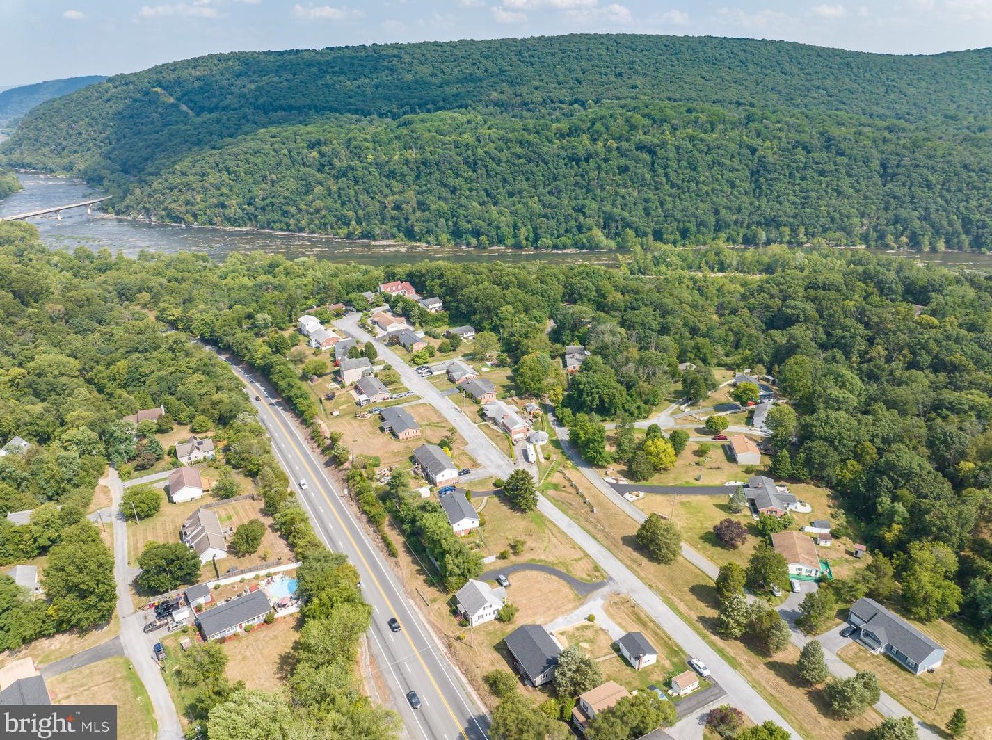 201 Pointfield Dr, Harpers Ferry WV 25425-5173 exterior