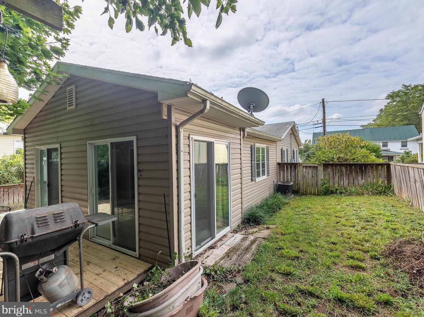 55 Clay St, Harpers Ferry WV  25425-6332 exterior