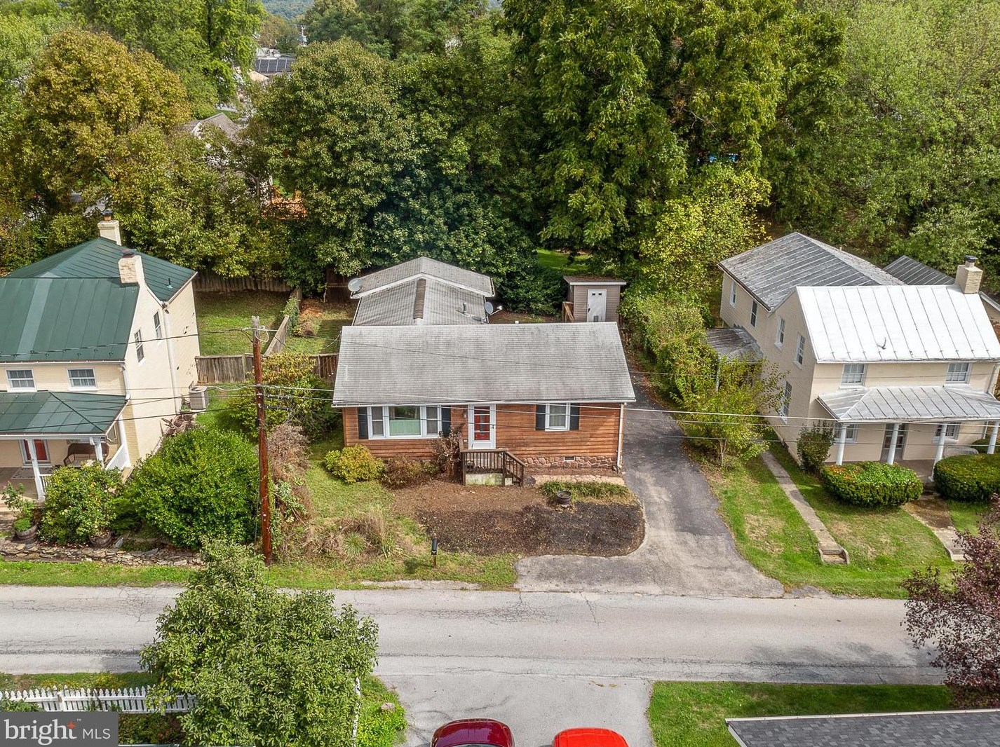 55 Clay St, Harpers Ferry WV  25425-6332 exterior