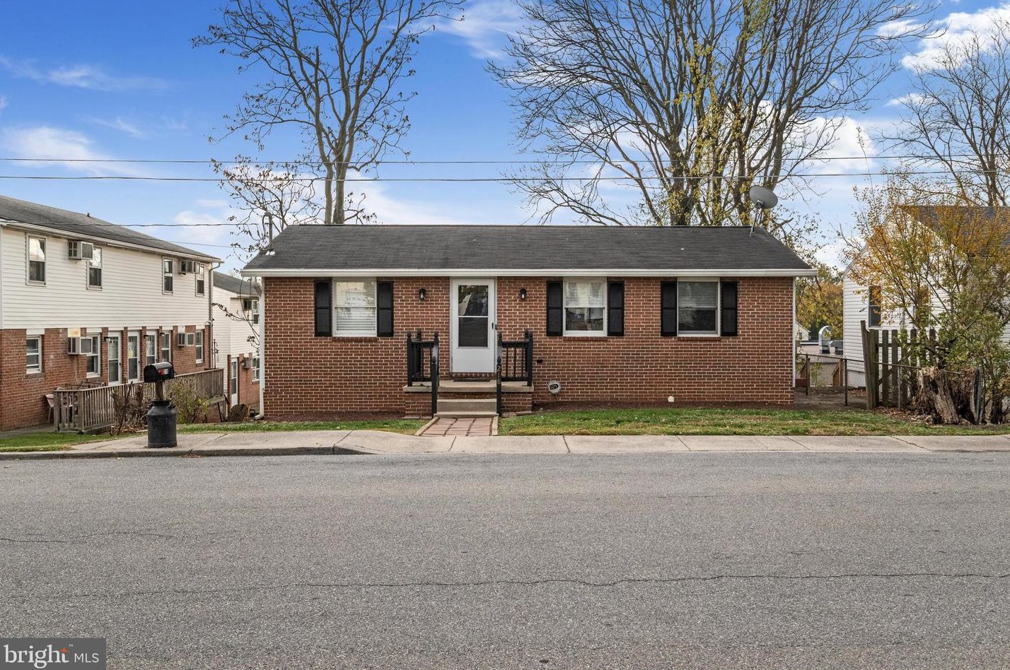 218 4th Ave, Ranson WV  25438-1618 exterior