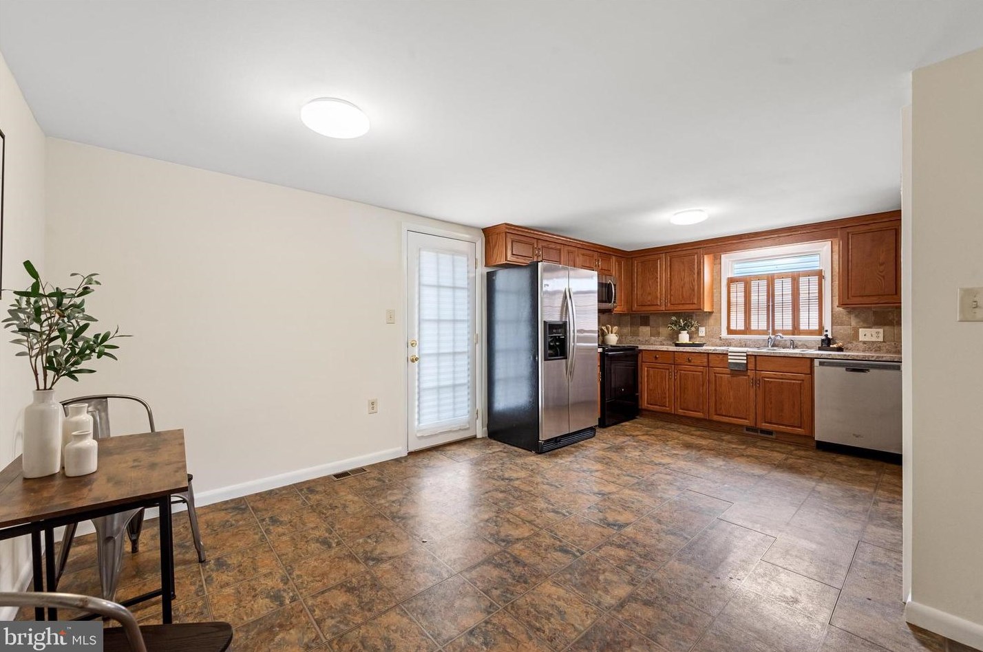 218 4th Ave, Ranson WV  25438-1618 exterior