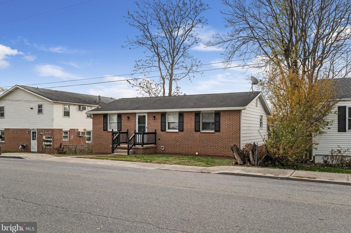 218 4th Ave, Ranson WV  25438-1618 exterior