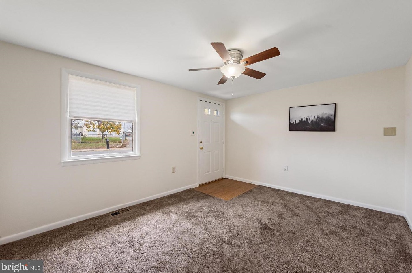 218 4th Ave, Ranson WV  25438-1618 exterior