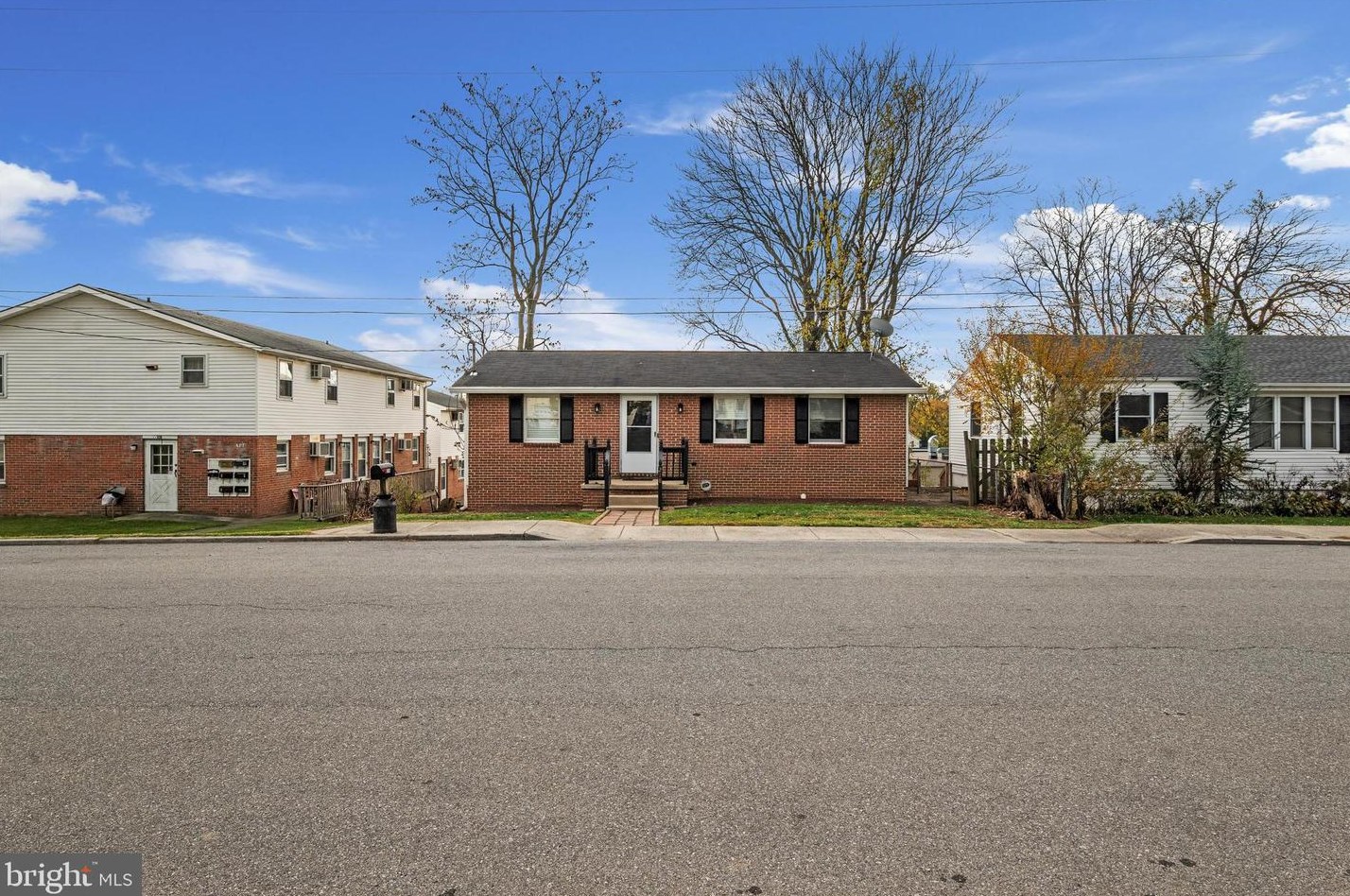 218 4th Ave, Ranson WV  25438-1618 exterior