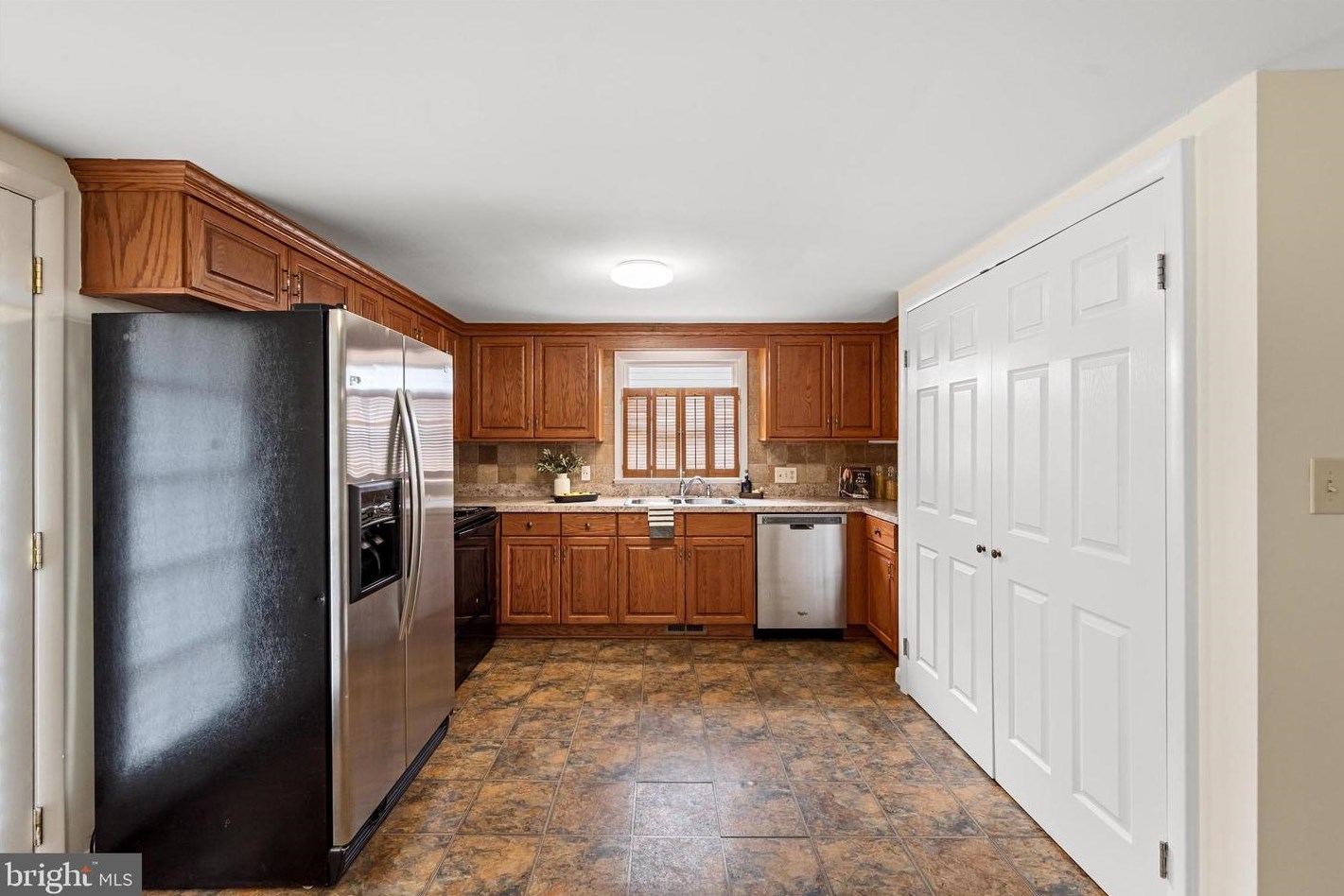 218 4th Ave, Ranson WV  25438-1618 exterior