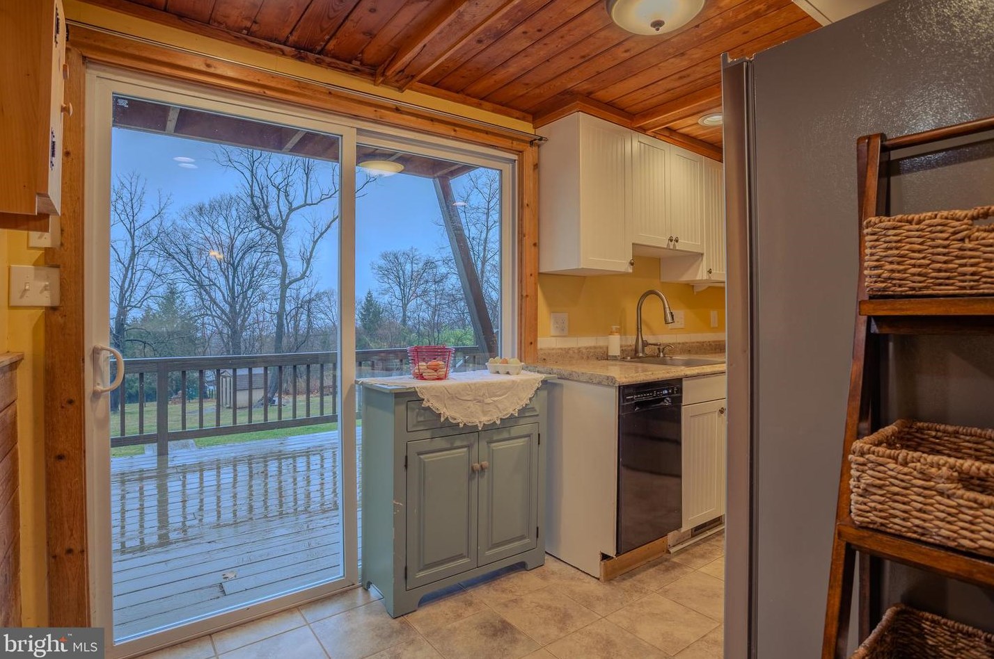 212 River Valley View Dr, Harpers Ferry WV  25425-5061 exterior