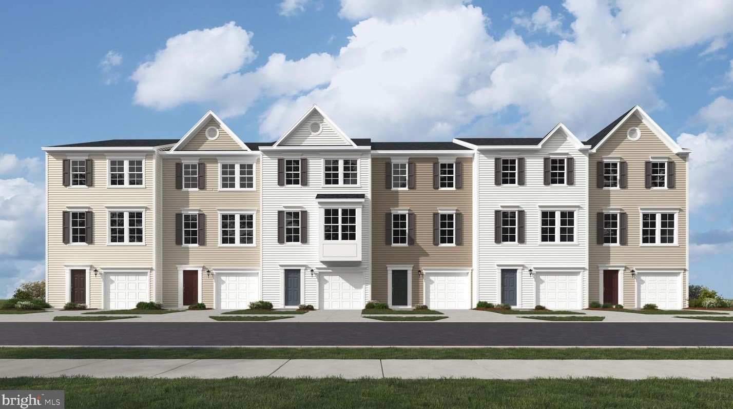 121 Lancaster Cir, Ranson WV  25438-1478 exterior