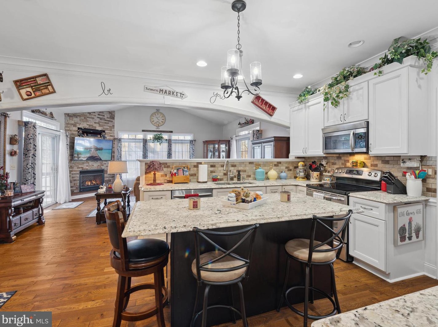 41 Cypress Point Ct, Charles Town WV  25414-3928 exterior