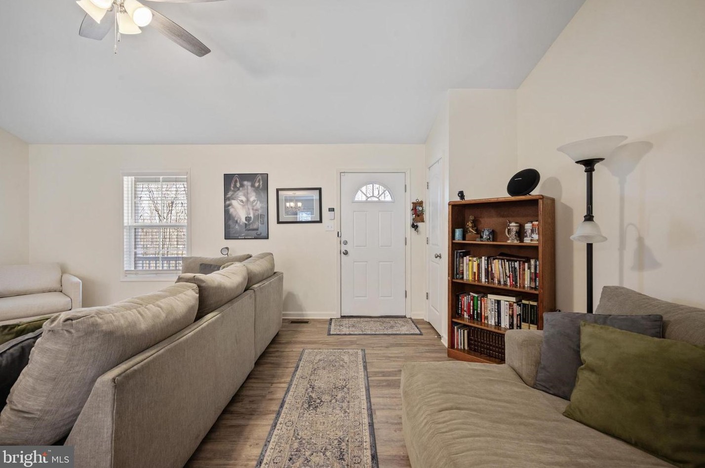 960 Rolling Ln, Harpers Ferry WV 25425-4550 exterior