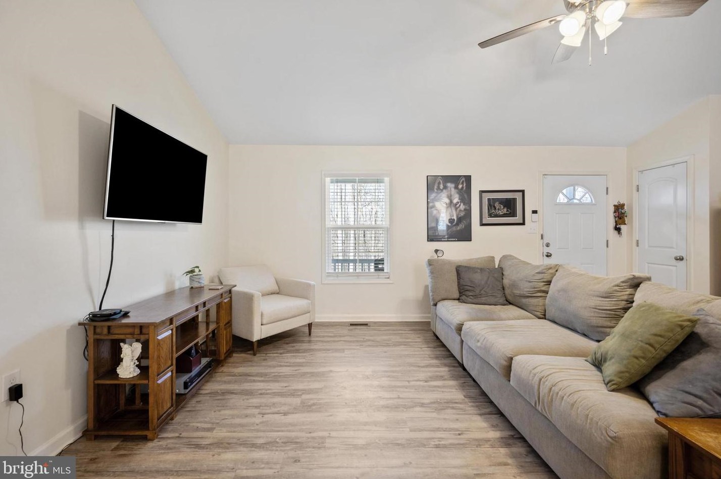 960 Rolling Ln, Harpers Ferry WV 25425-4550 exterior