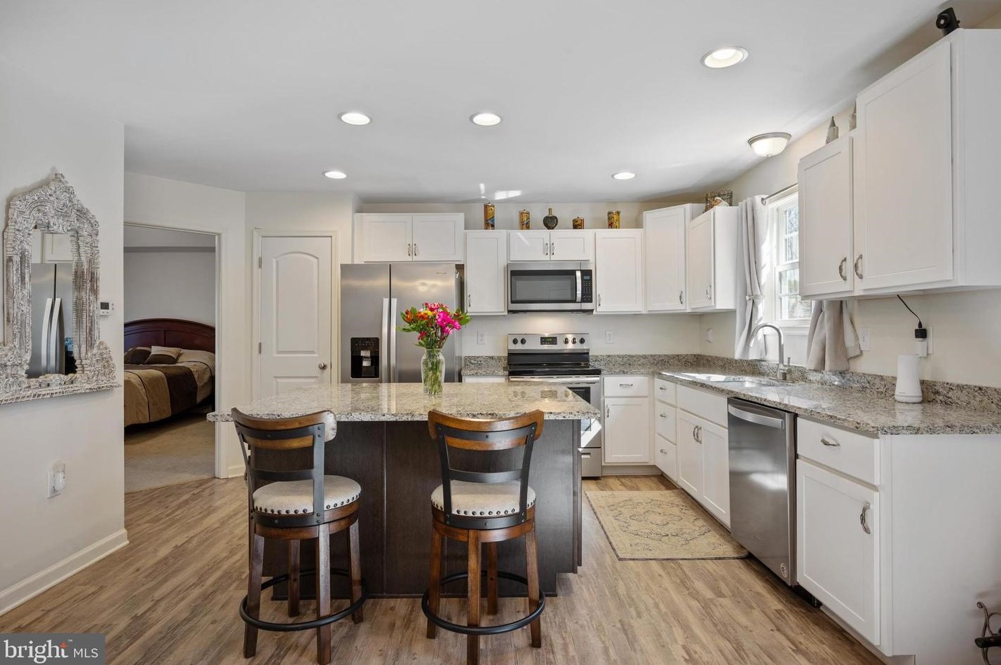 960 Rolling Ln, Harpers Ferry WV 25425-4550 exterior