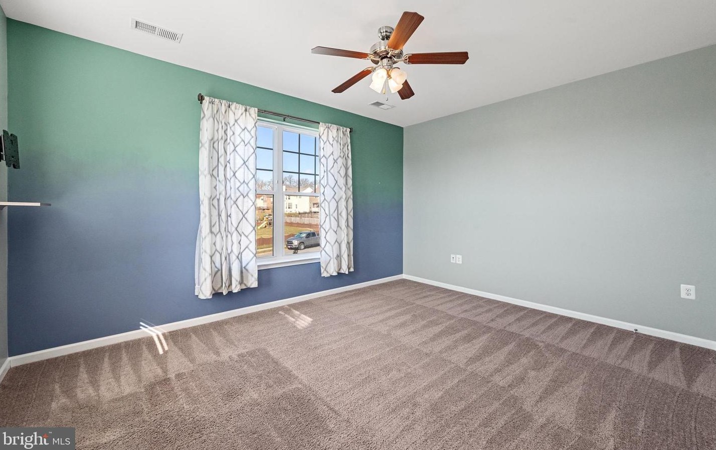 157 Burberry Ln, Charles Town WV  25414-5647 exterior