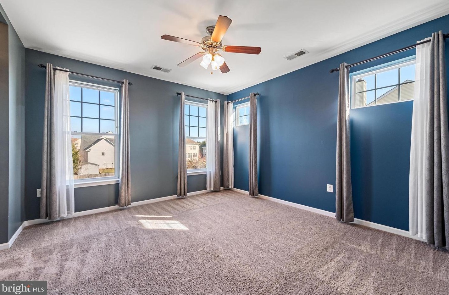 157 Burberry Ln, Charles Town WV  25414-5647 exterior