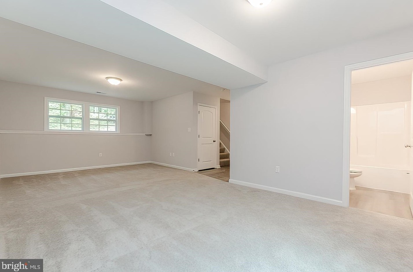 143 Kelly Dr, Harpers Ferry WV 25425-4663 exterior