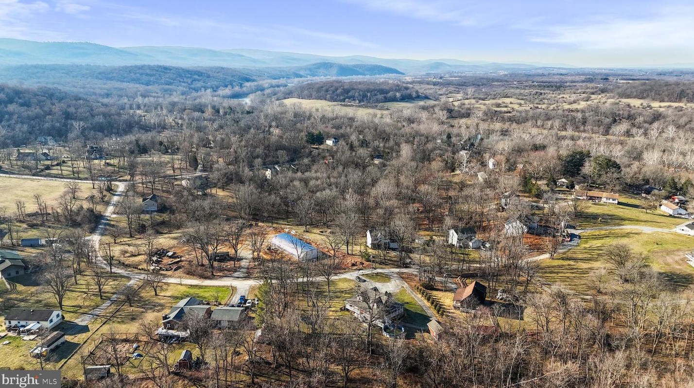 126 Marcum Ln, Harpers Ferry WV  25425-4529 exterior