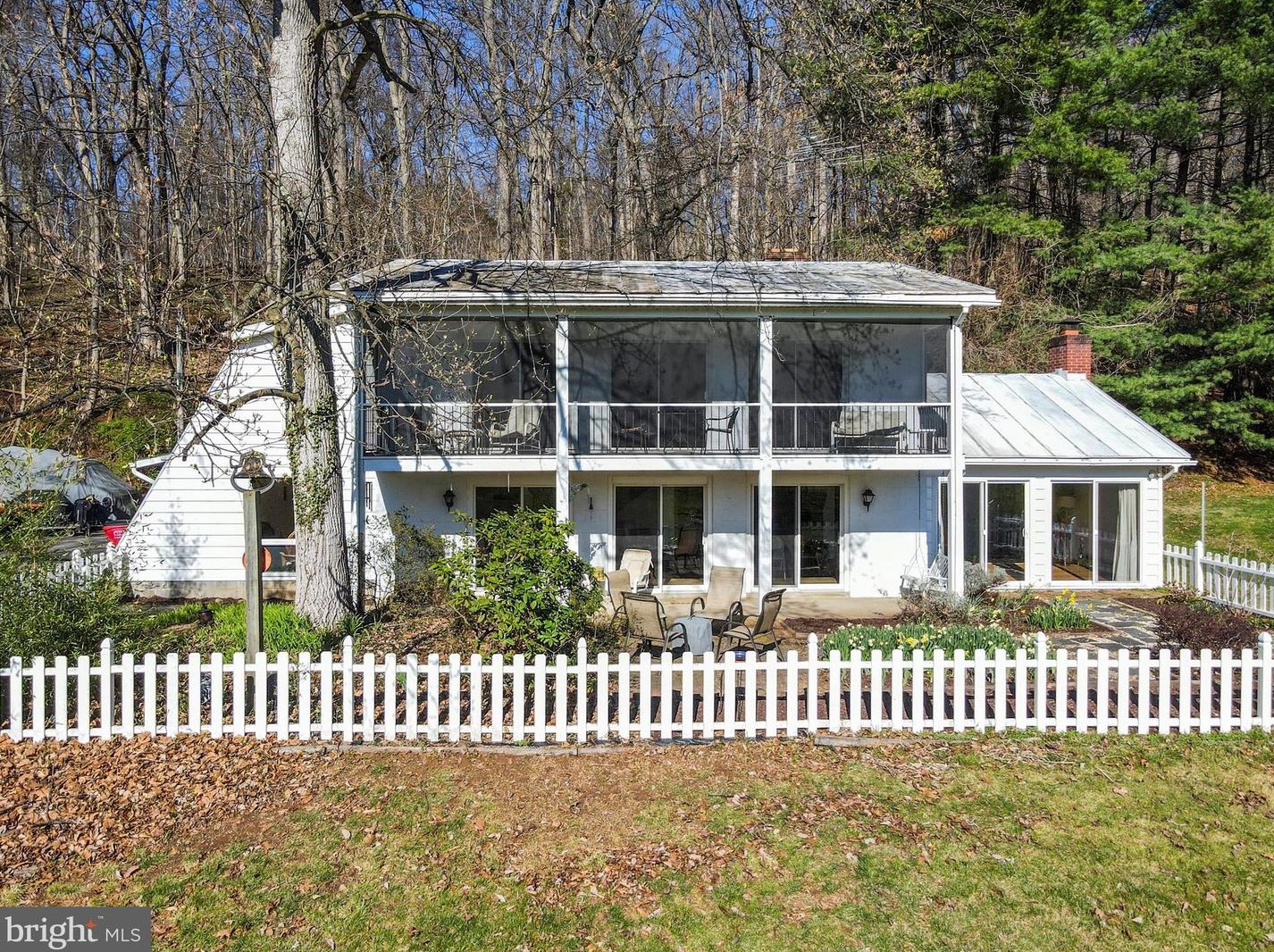 33 Mason Dr, Harpers Ferry WV 25425-4079 exterior