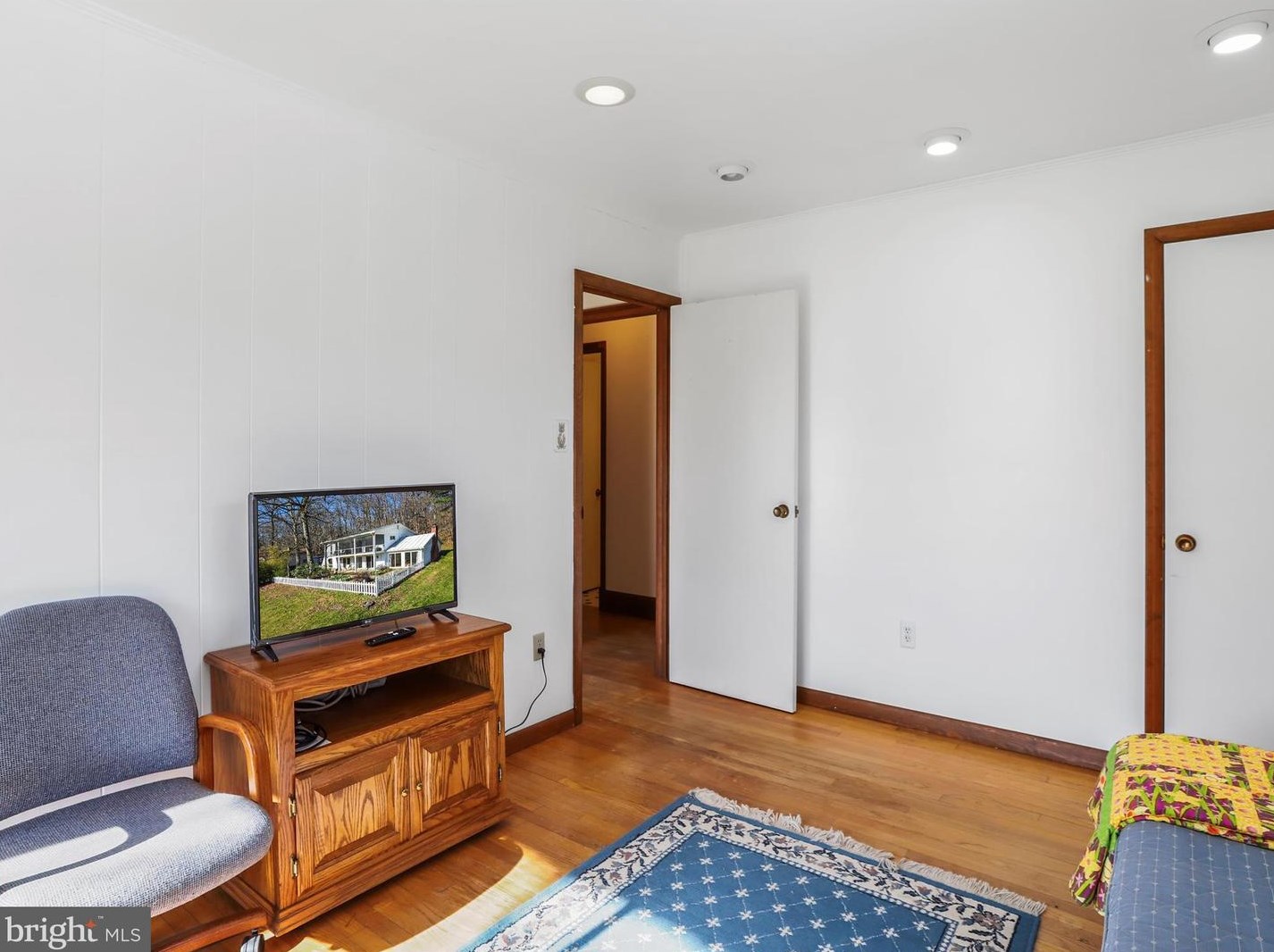 33 Mason Dr, Harpers Ferry WV 25425-4079 exterior