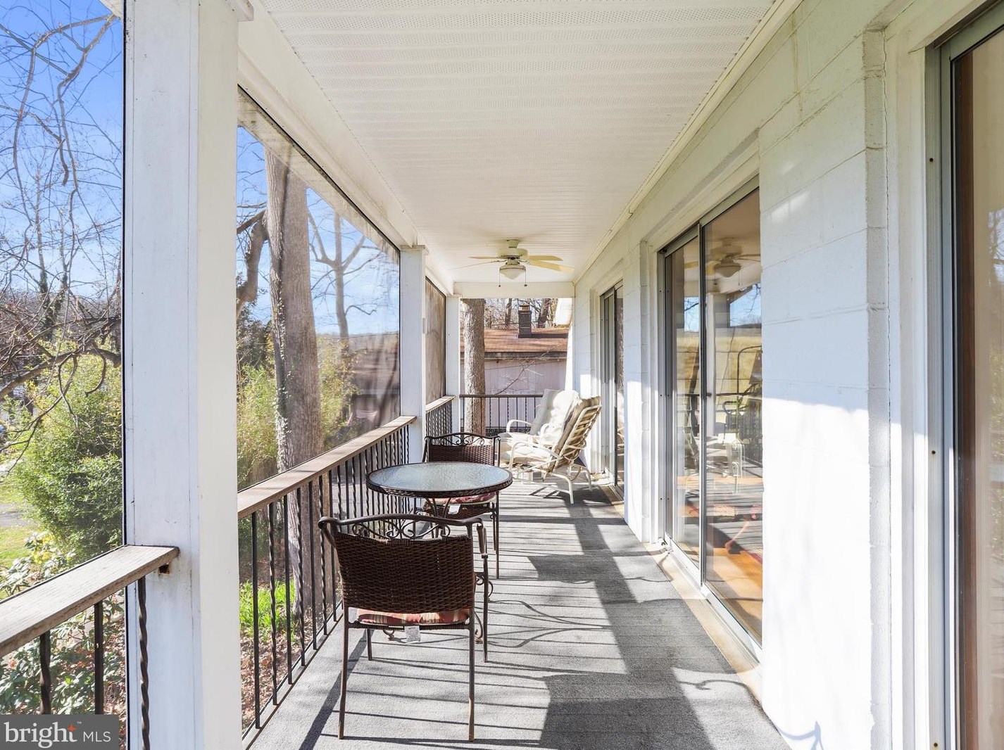 33 Mason Dr, Harpers Ferry WV 25425-4079 exterior