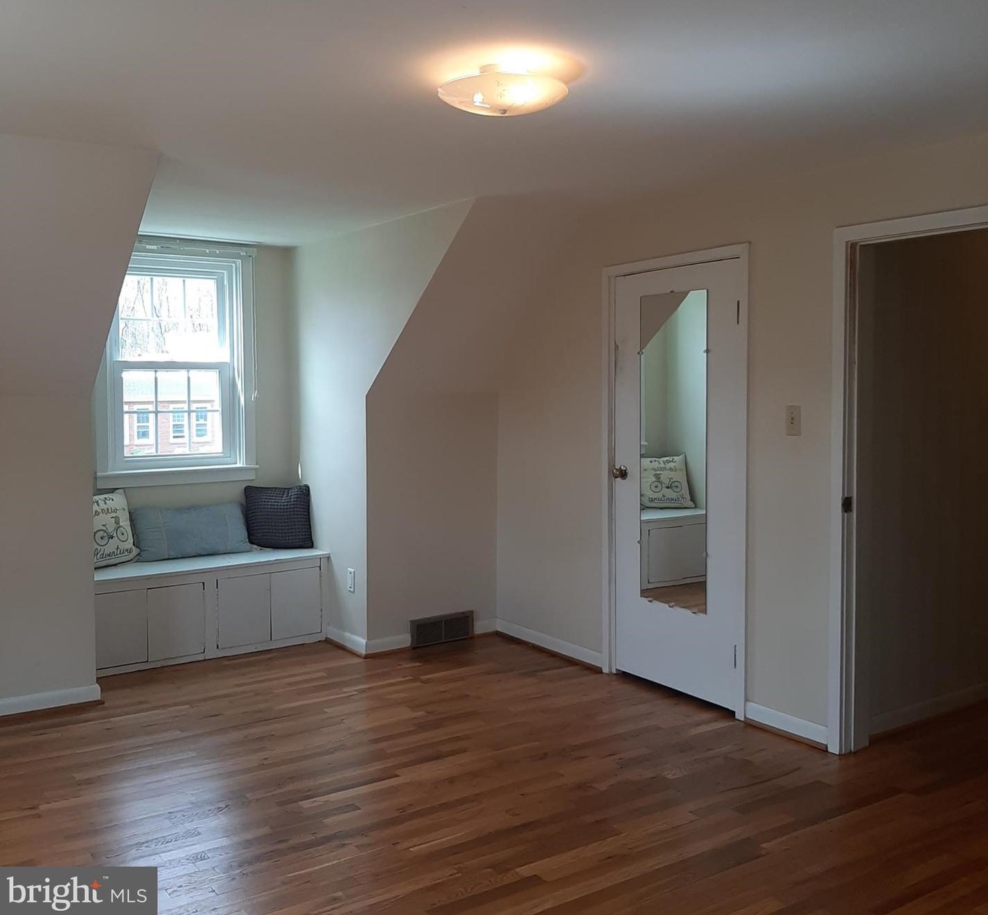 83 Minden St, Shepherdstown WV  25443-4720 exterior