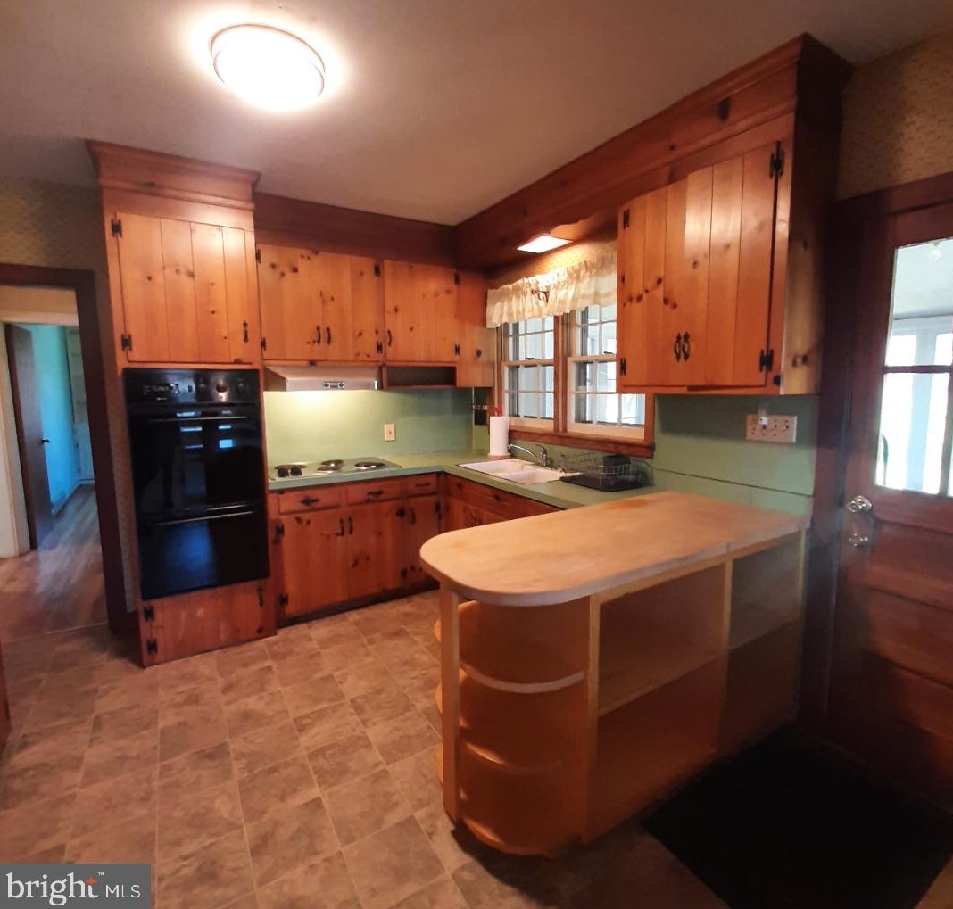 83 Minden St, Shepherdstown WV  25443-4720 exterior