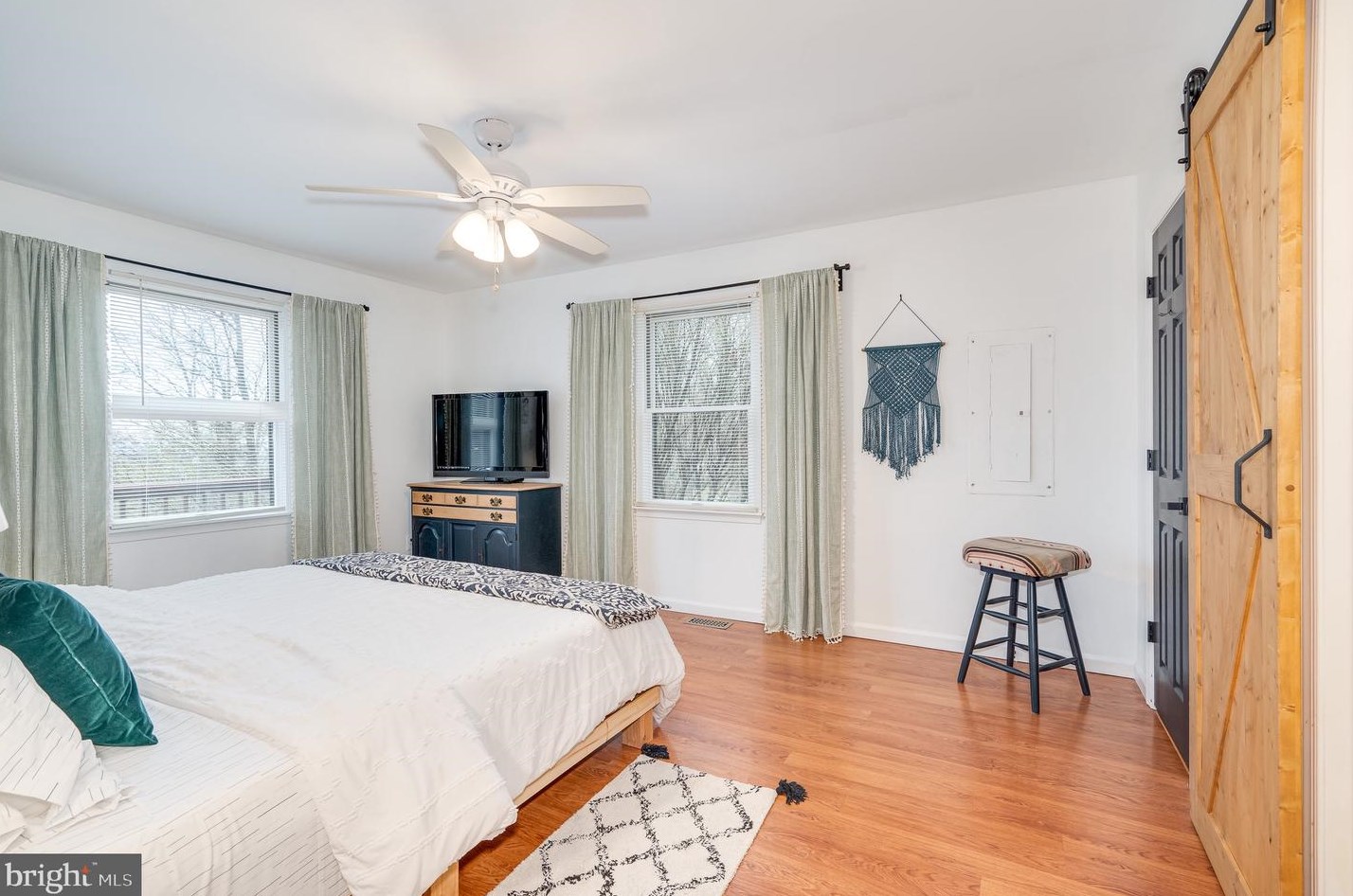 856 Skyline Trl, Harpers Ferry WV  25425-5576 exterior