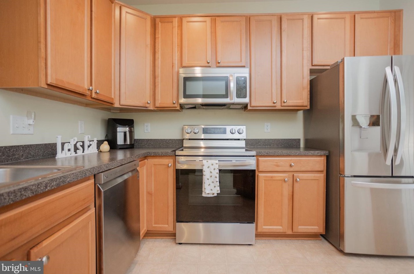 215 Monte Carlo Way, Charles Town WV  25414-6032 exterior