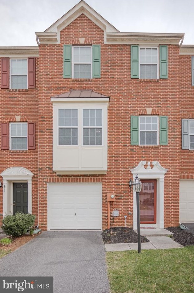 215 Monte Carlo Way, Charles Town WV  25414-6032 exterior