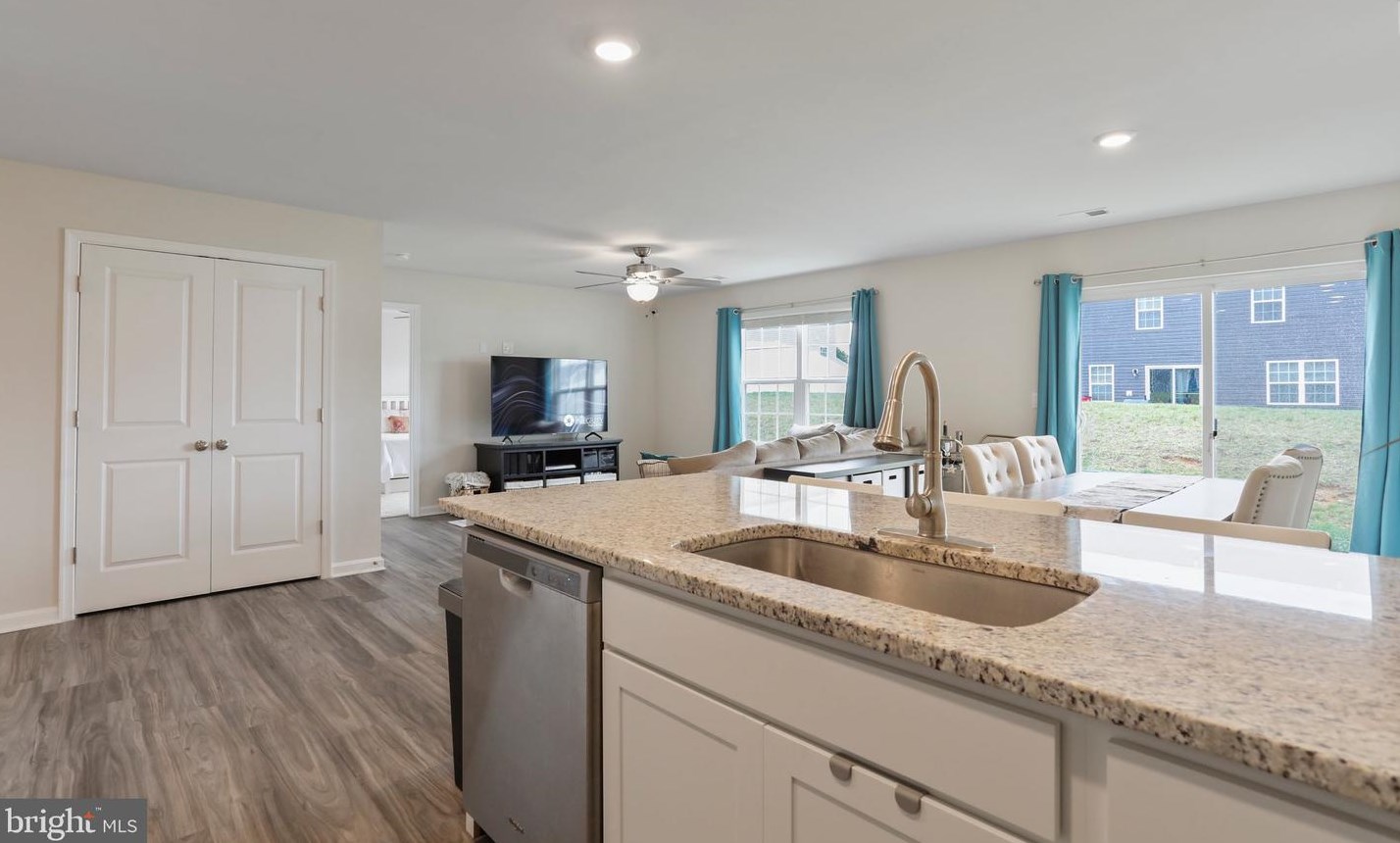 805 Citizens Way, Charles Town WV  25414-4403 exterior