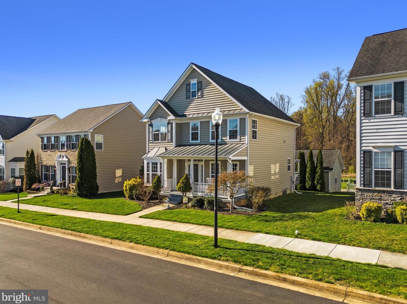 187 Colonial Dr, Charles Town WV  25414-4498 exterior