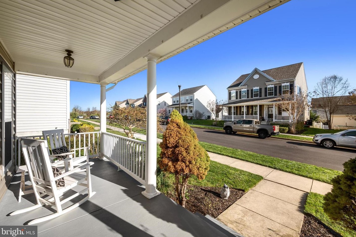 187 Colonial Dr, Charles Town WV  25414-4498 exterior