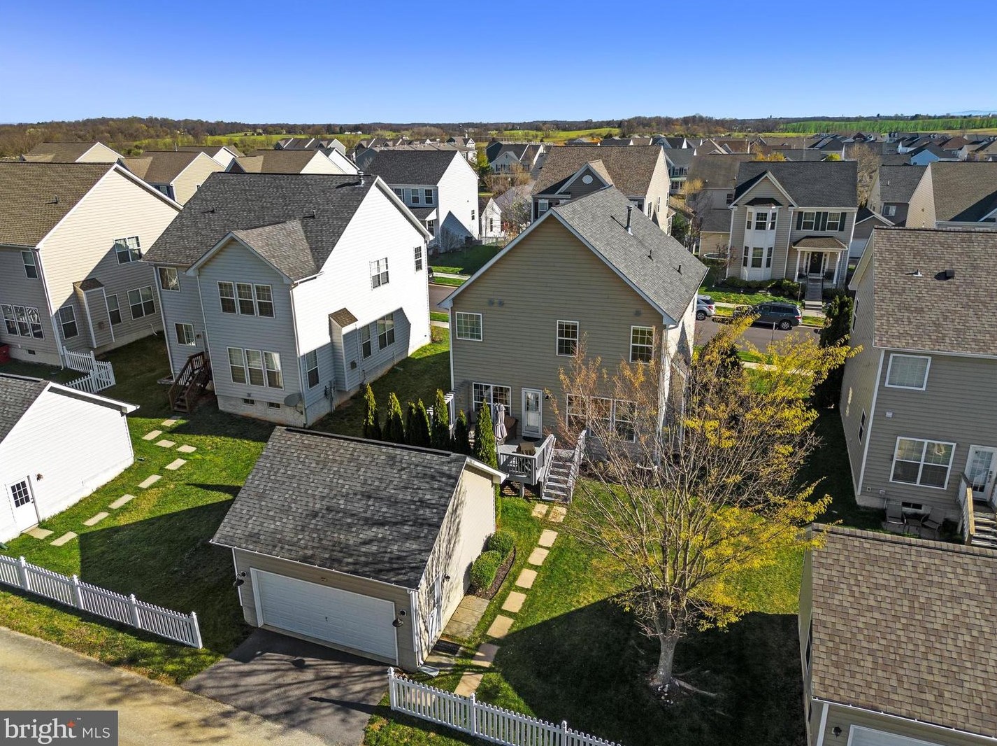 187 Colonial Dr, Charles Town WV  25414-4498 exterior