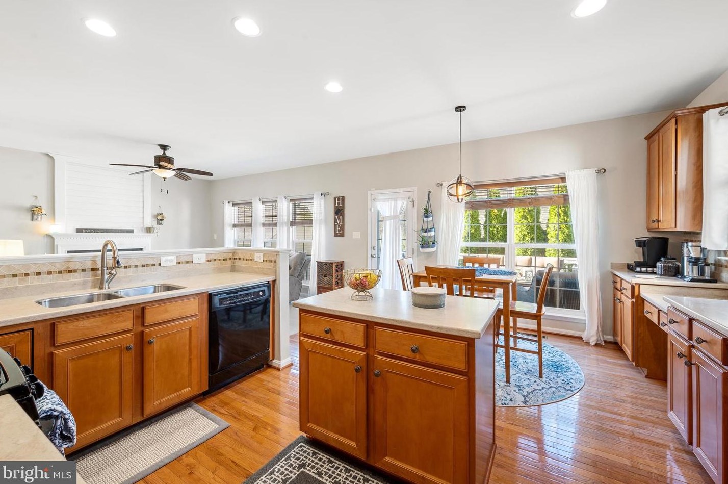 187 Colonial Dr, Charles Town WV  25414-4498 exterior