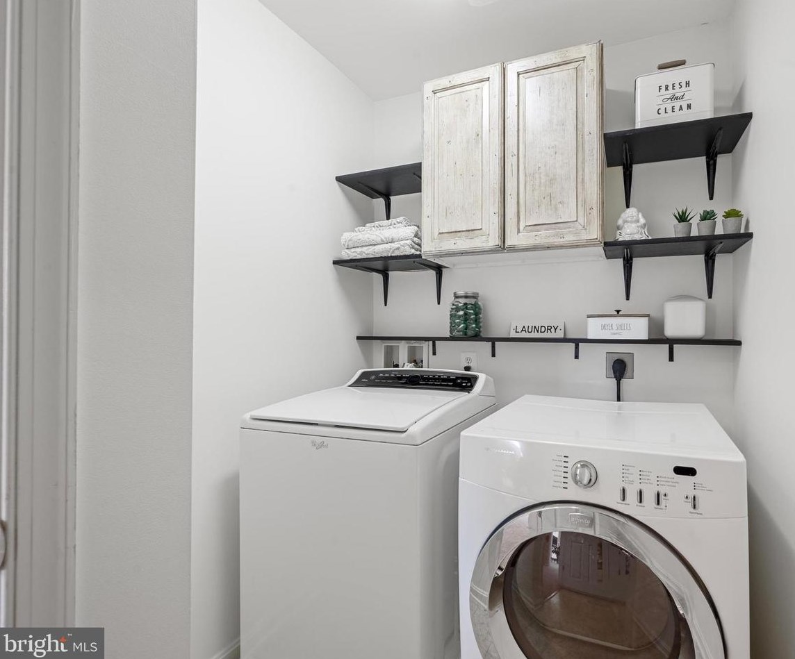 187 Colonial Dr, Charles Town WV  25414-4498 exterior