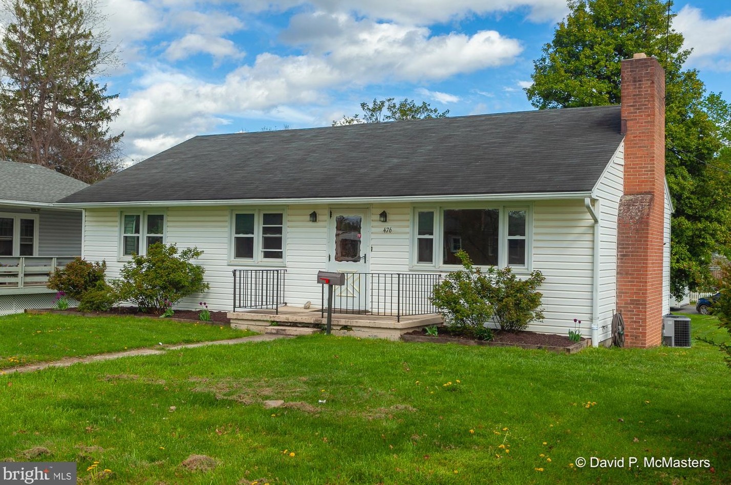 476 Jefferson Ave, Charles Town WV 25414-1122 exterior