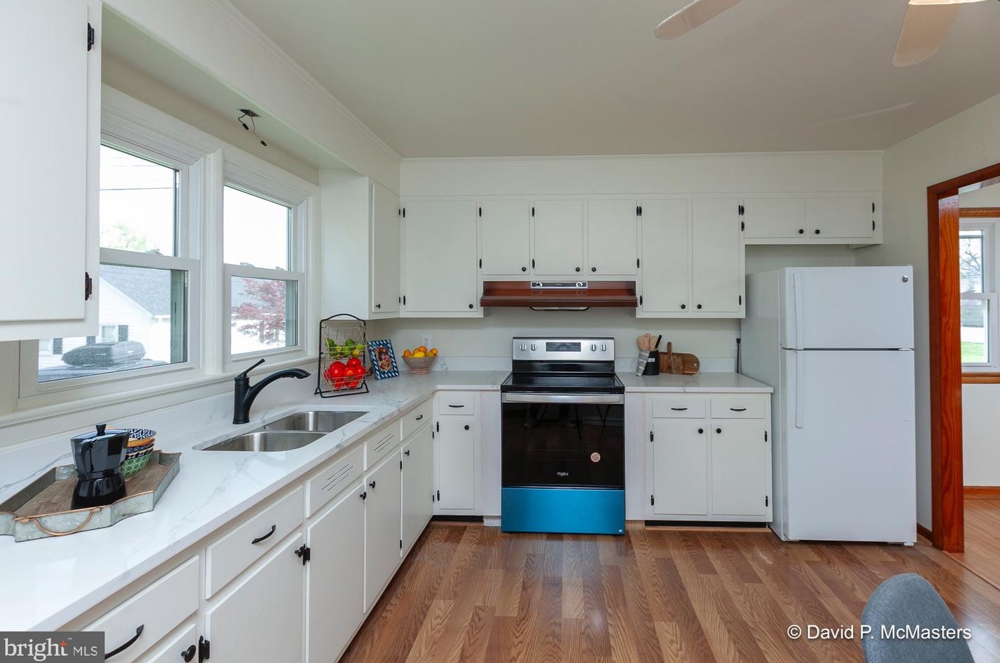 476 Jefferson Ave, Charles Town WV 25414-1122 exterior