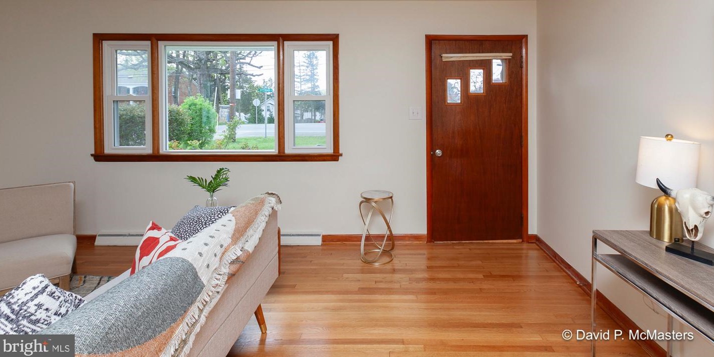 476 Jefferson Ave, Charles Town WV 25414-1122 exterior