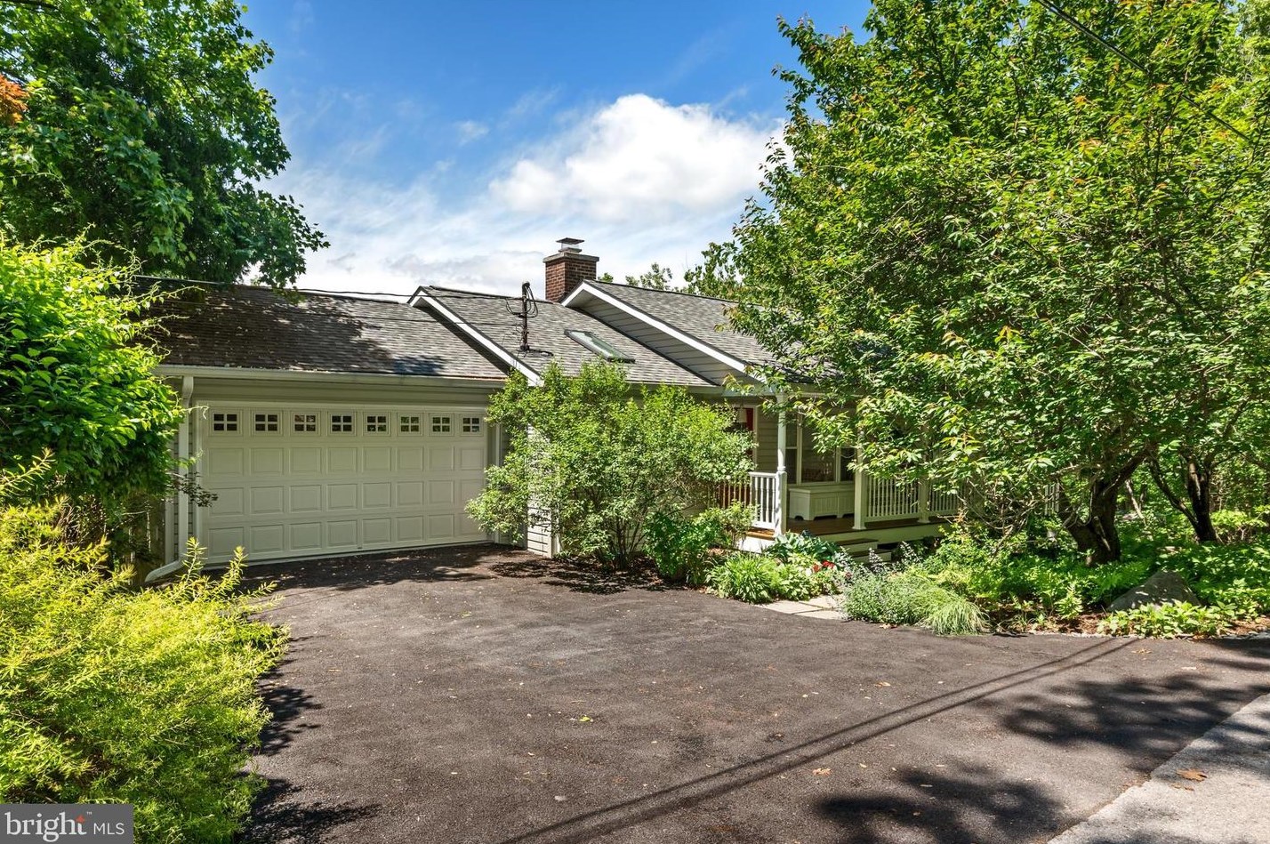 137 Moonridge Ln, Harpers Ferry WV  25425-6237 exterior