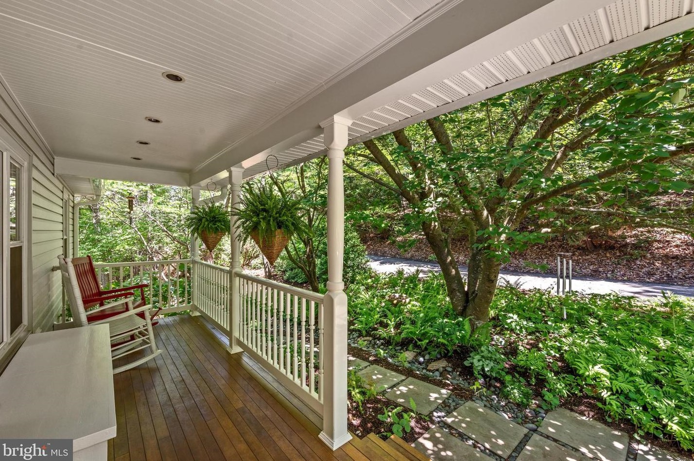 137 Moonridge Ln, Harpers Ferry WV  25425-6237 exterior