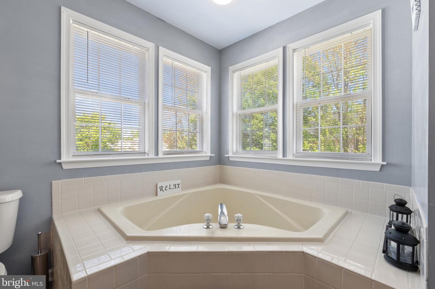 57 Southwinds Dr, Charles Town WV  25414-3976 exterior