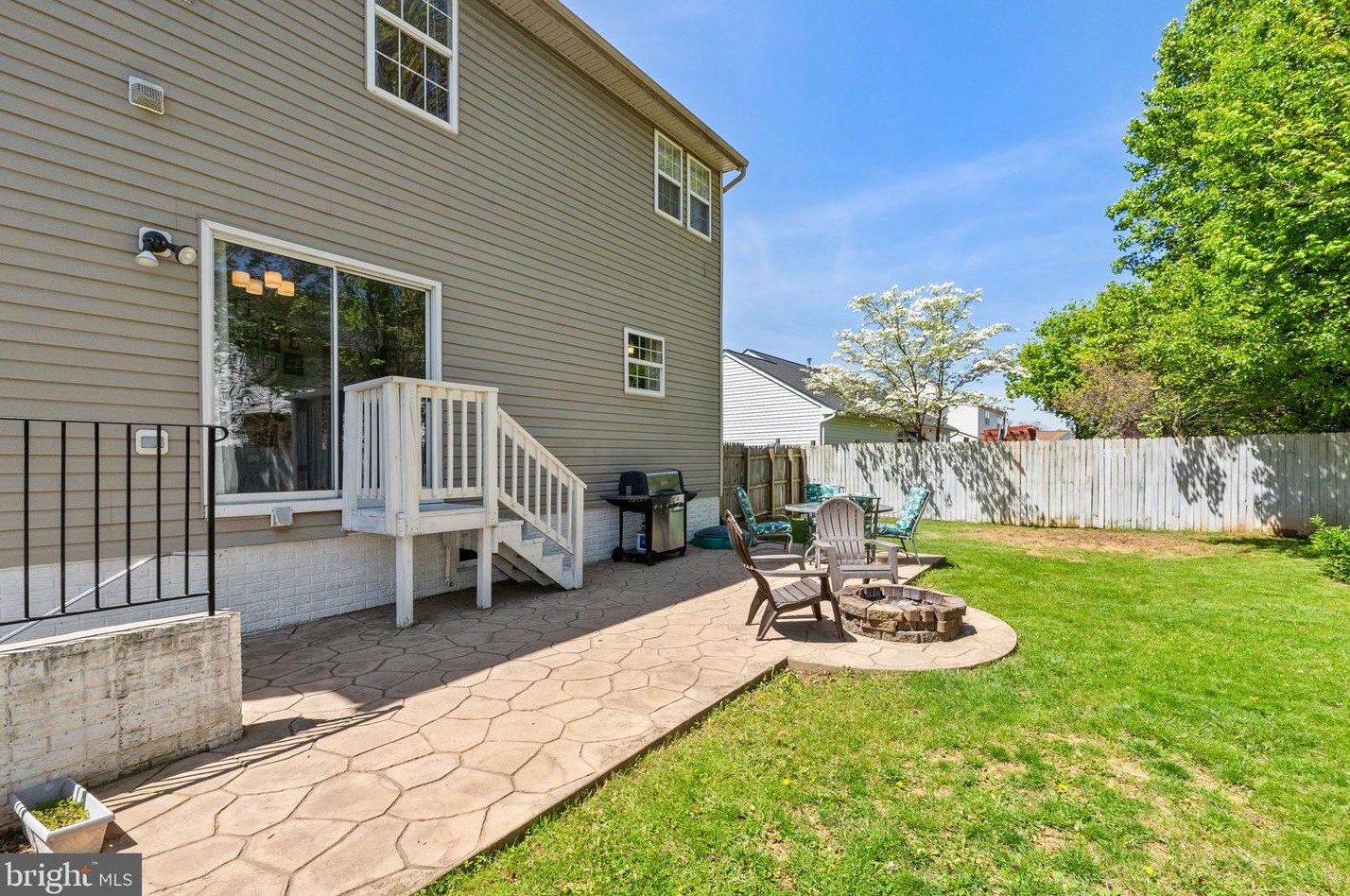 57 Southwinds Dr, Charles Town WV  25414-3976 exterior